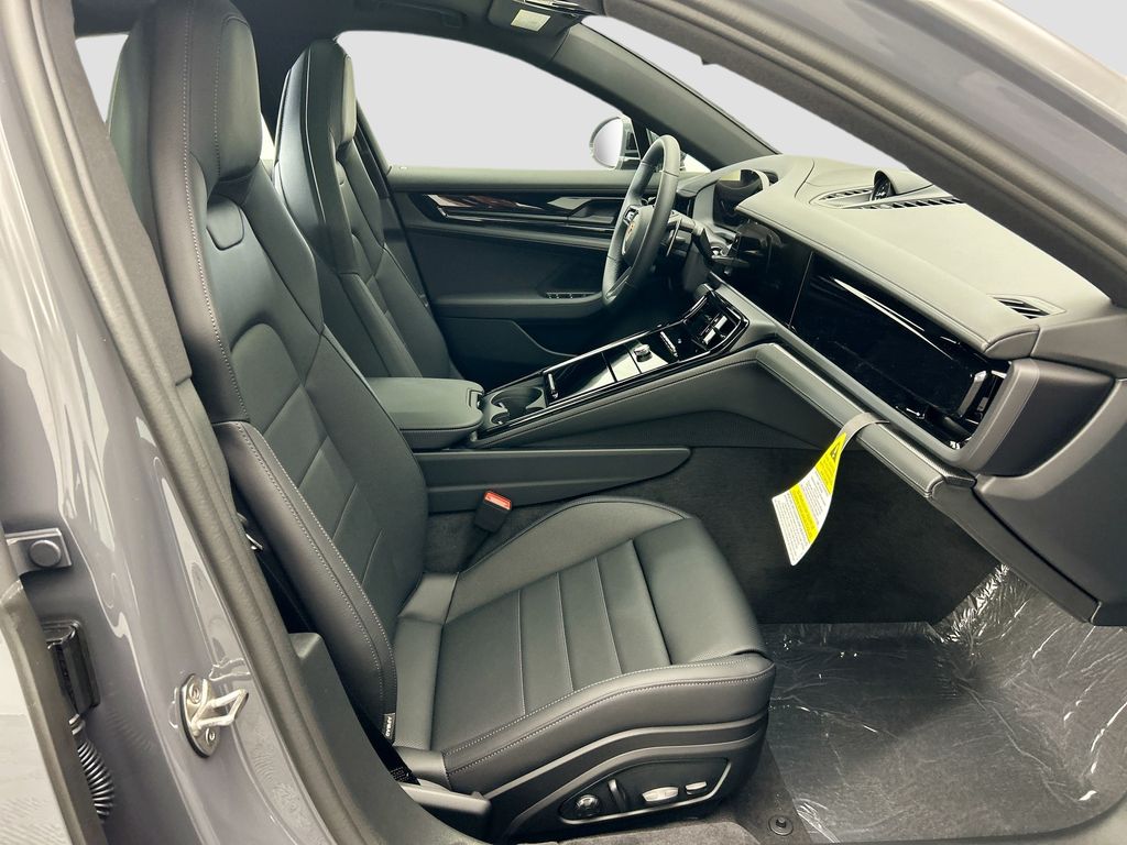 Thumbnail: 2026 Porsche Panamera - 22