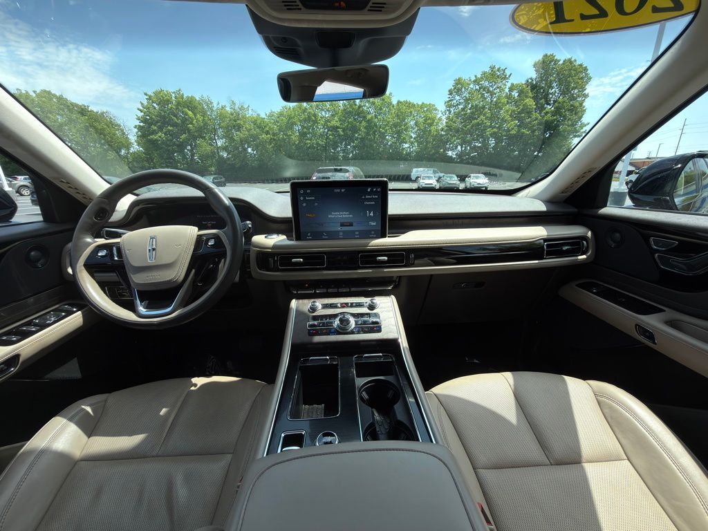 Thumbnail: 2021 Lincoln Aviator - 12