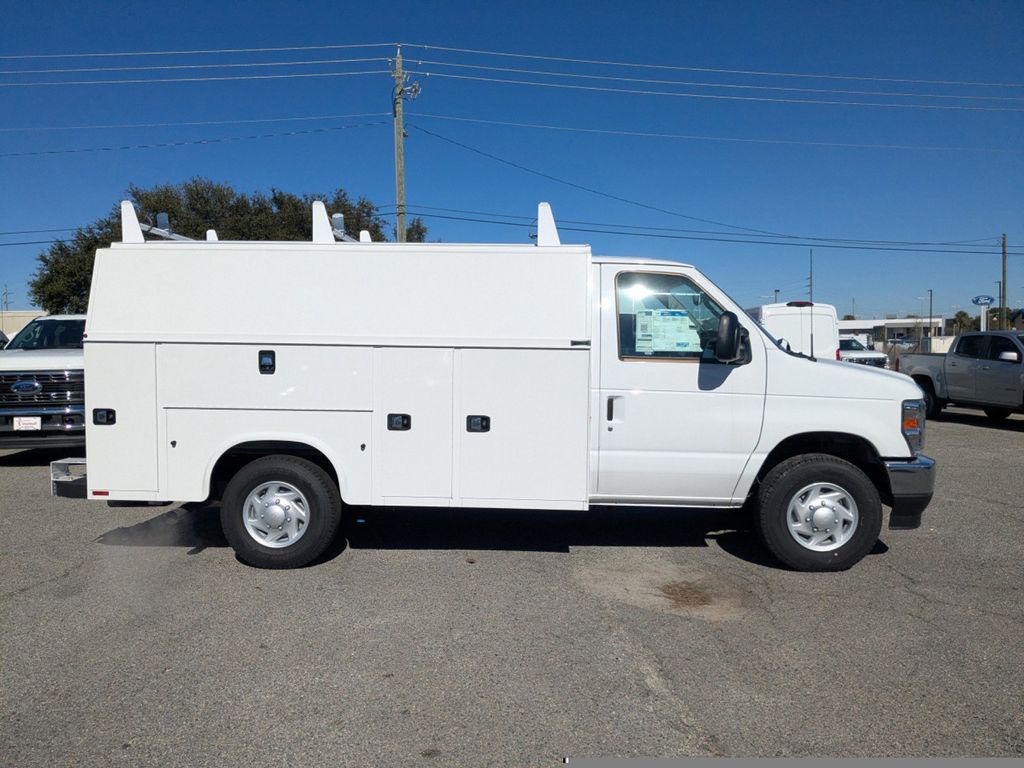 2026 Ford E-350 Cutaway 