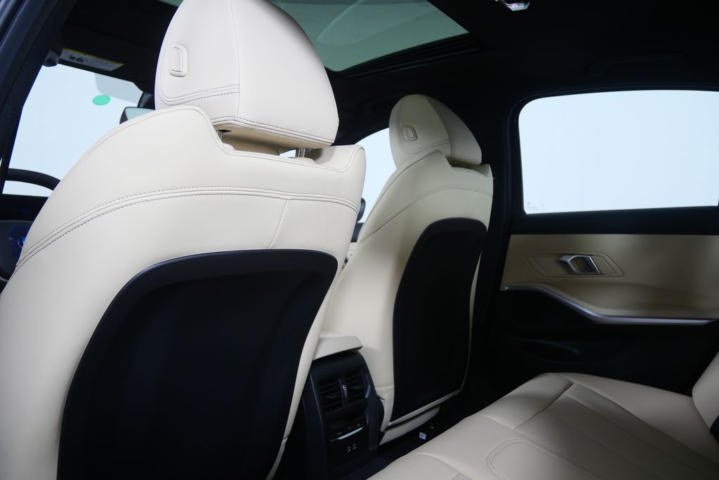 Thumbnail: 2026 BMW 3 Series - 31