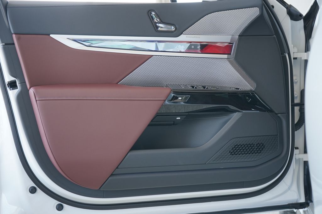 Thumbnail: 2025 BMW 7 Series - 9