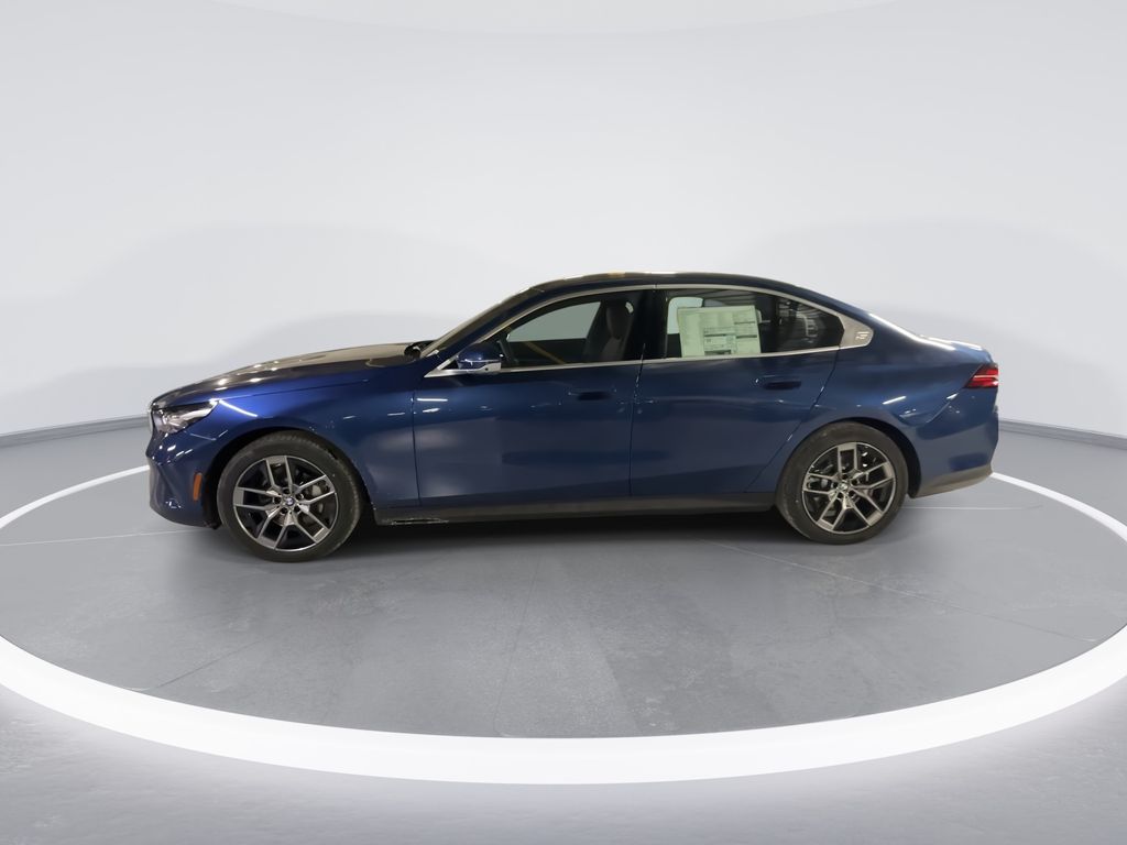 Thumbnail: 2026 BMW 5 Series - 5