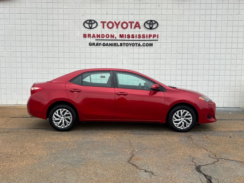 2017 Toyota Corolla LE's photo