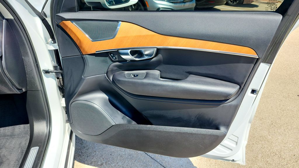 2023 Volvo XC90