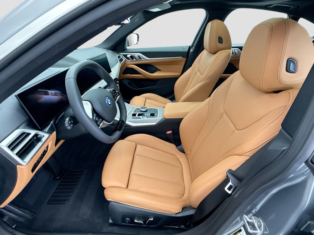 Thumbnail: 2025 BMW i4 - 18