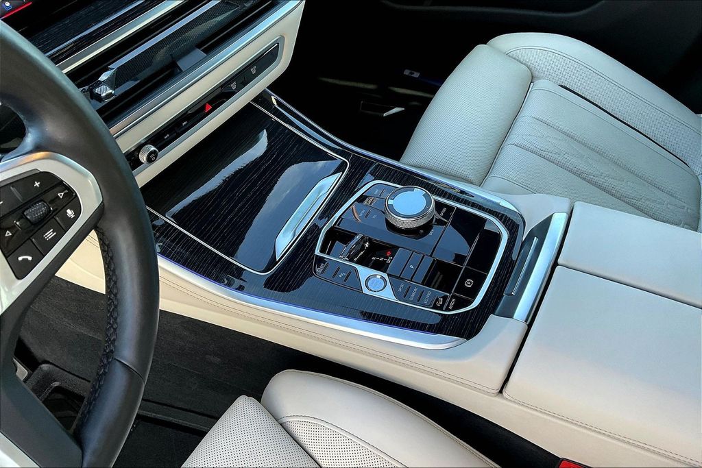 2025 BMW X5 40i - Photo 18