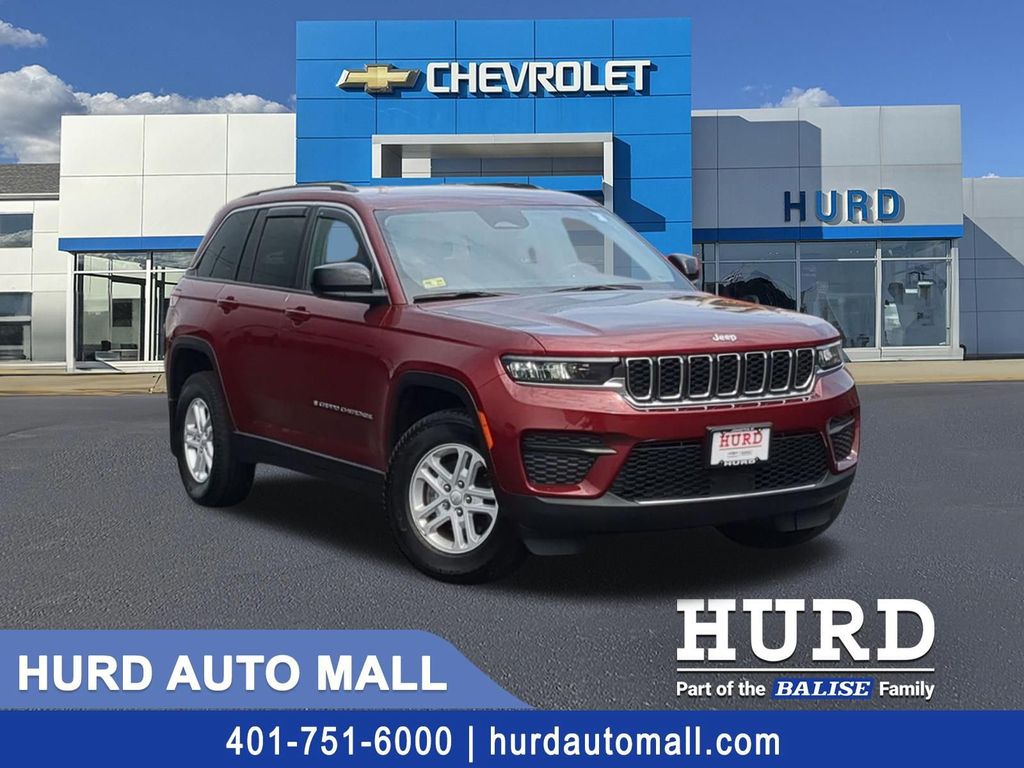 Velvet Red Pearlcoat 2023 Jeep Grand Cherokee Laredo 4WD SUV / Crossover Four-Wheel Drive 8-Speed Automatic