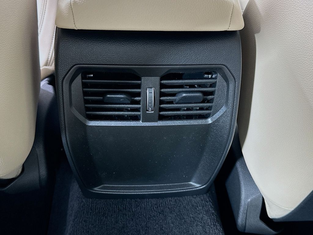 Thumbnail: 2026 BMW 4 Series - 18