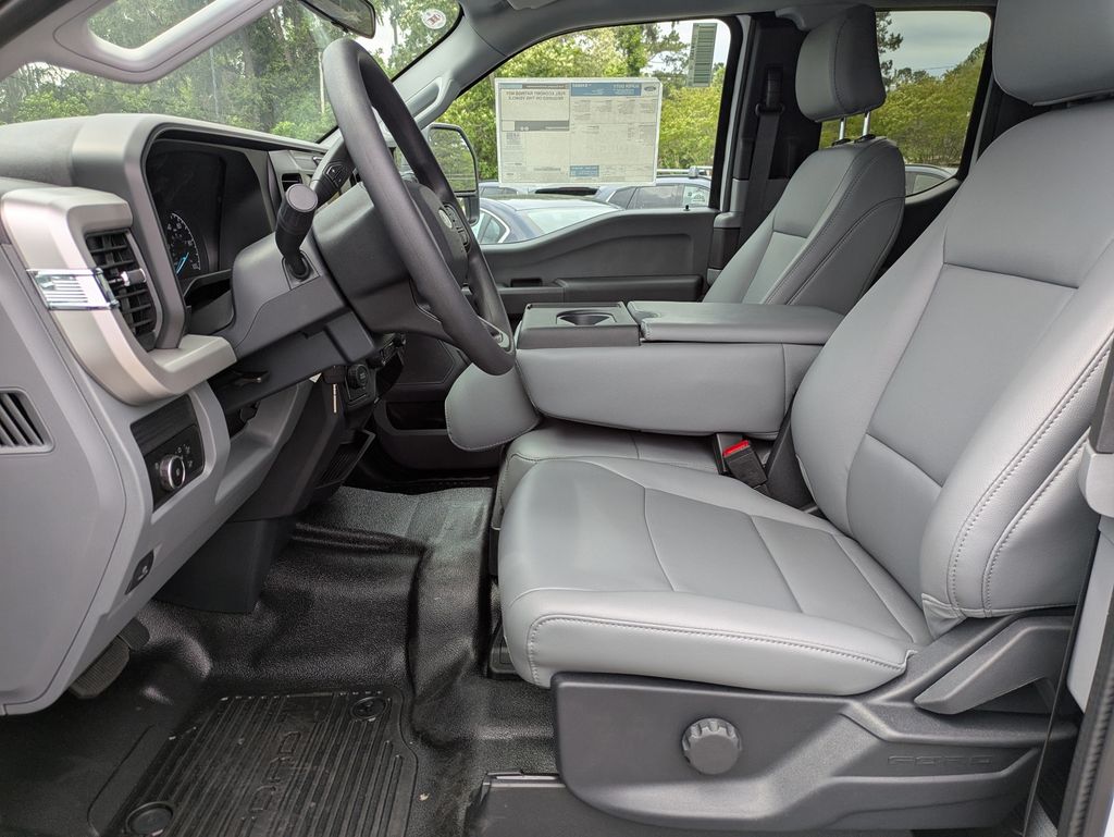 2026 Ford F-350 Chassis XL