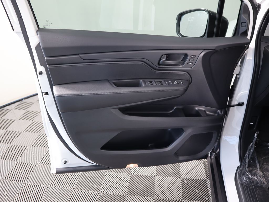 Thumbnail: 2026 Honda Odyssey - 25