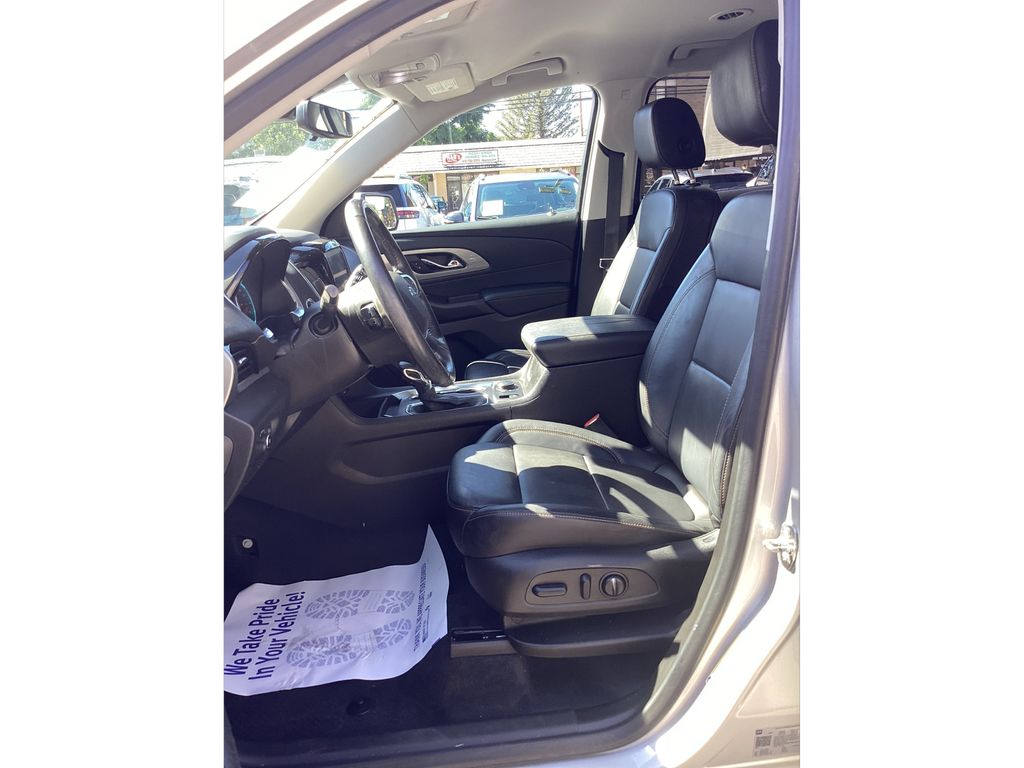 Used 2021 Chevrolet Traverse SUV