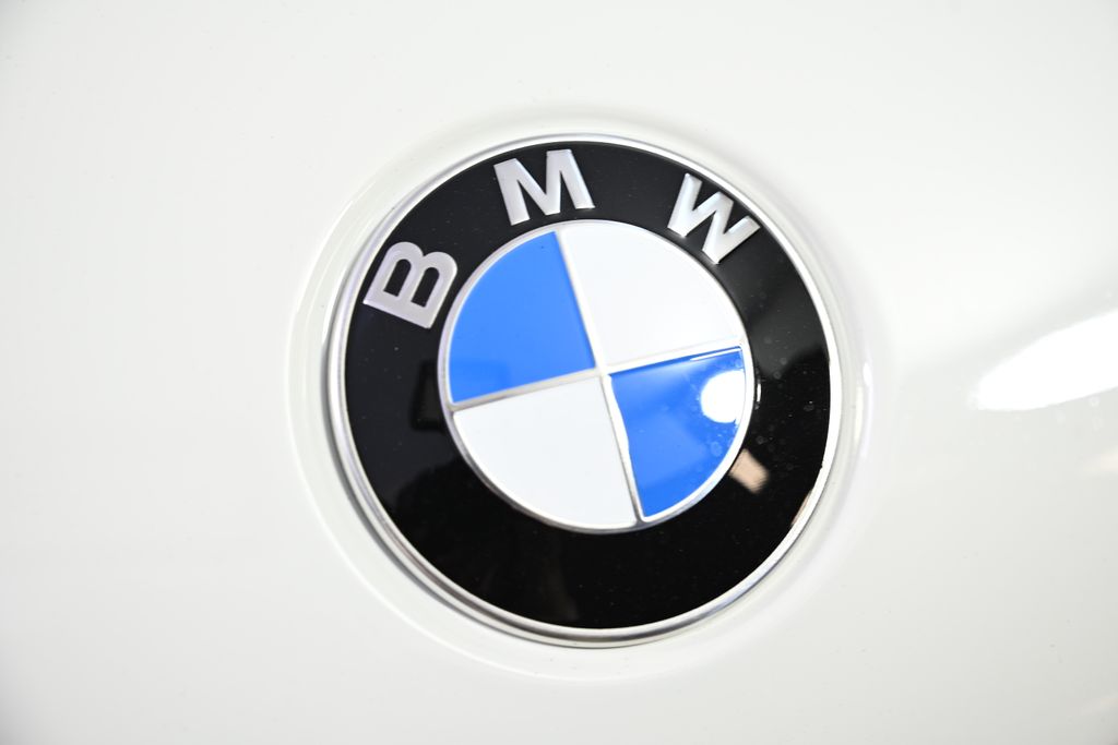 Thumbnail: 2026 BMW X5 - 13