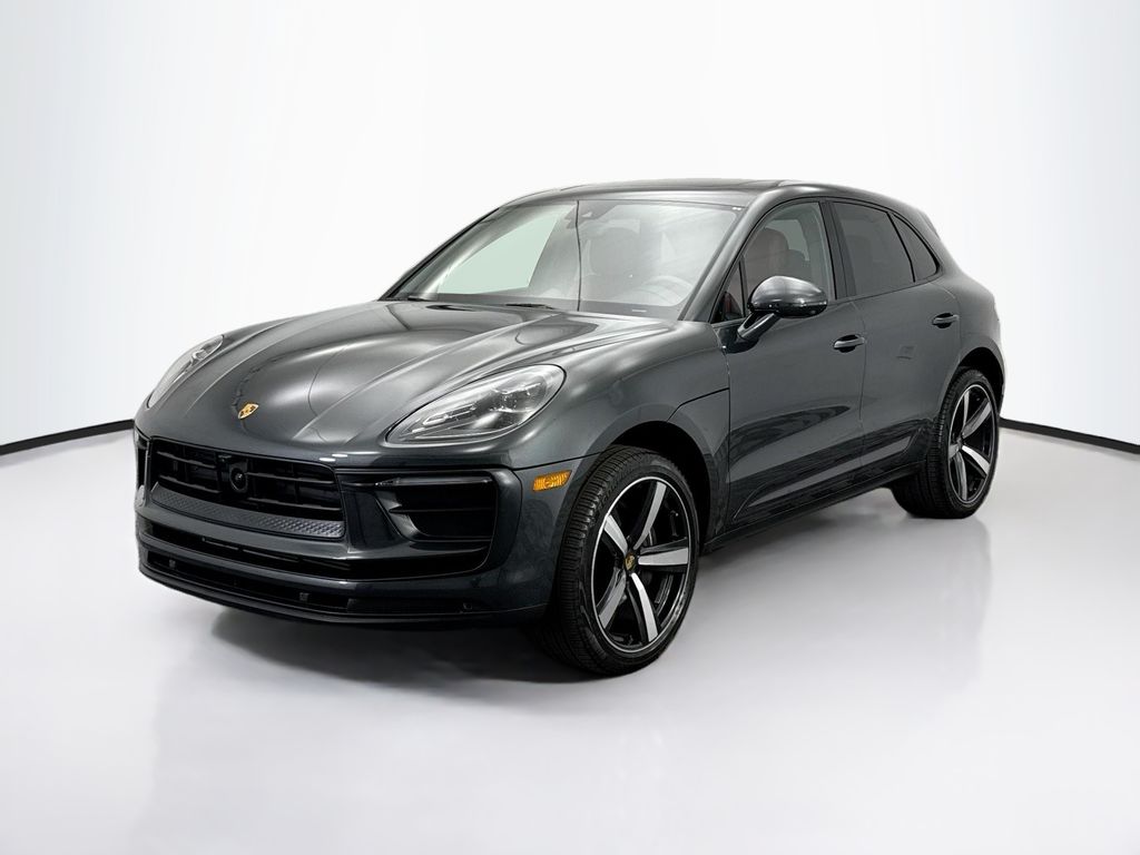 Thumbnail: 2025 Porsche Macan - 1