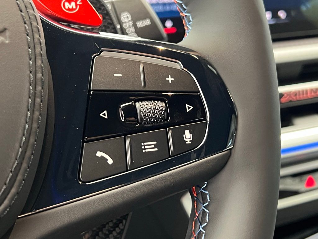 Thumbnail: 2026 BMW XM - 18