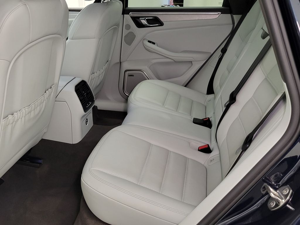 Thumbnail: 2021 Porsche Macan - 23