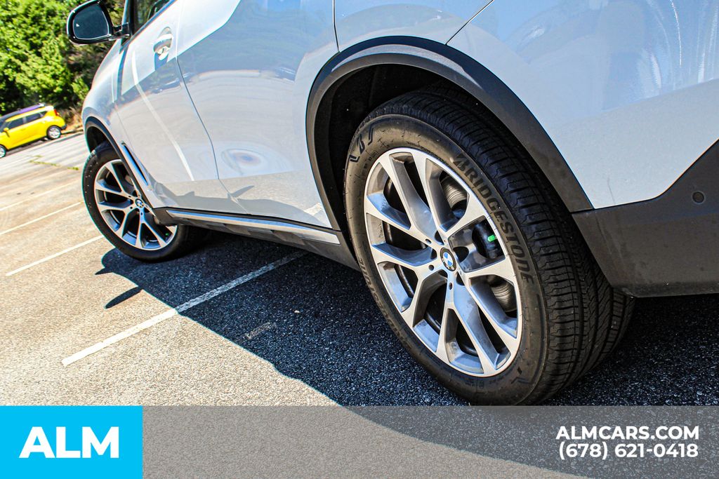 Used 2022 White BMW sDrive40i image 15