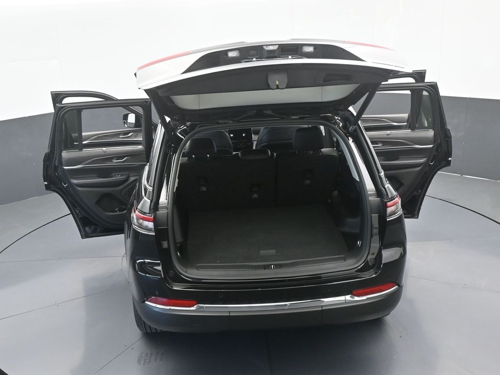 Used 2024 Diamond Black Crystal Pearlcoat Jeep Limited image 75