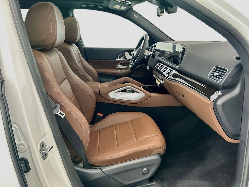 Thumbnail: 2026 Mercedes-Benz GLE - 19
