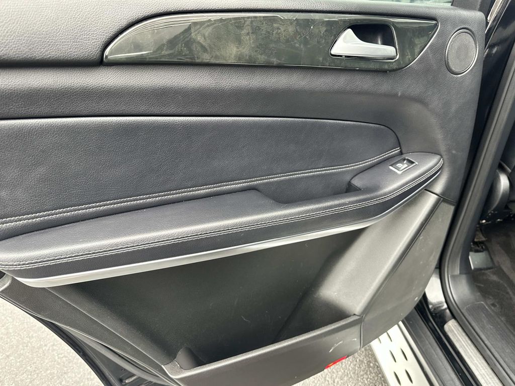 Thumbnail: 2018 Mercedes-Benz GLS - 29