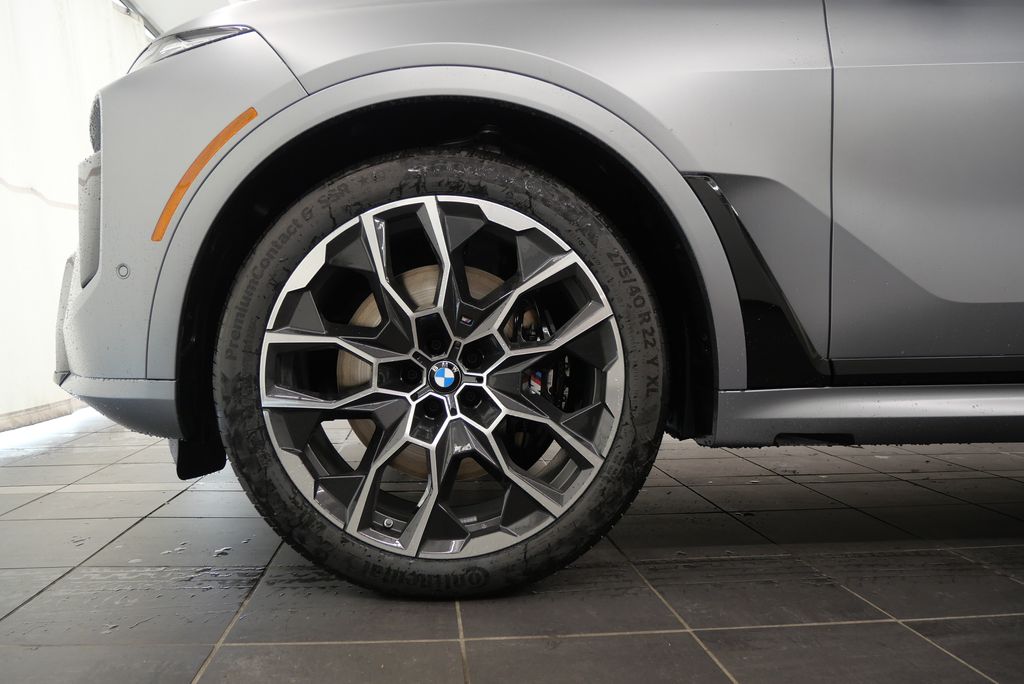 2025 BMW X7 M60i 3