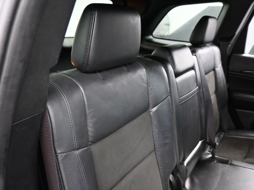 Used 2019 Granite Crystal Metallic Clearcoat Jeep Altitude image 32