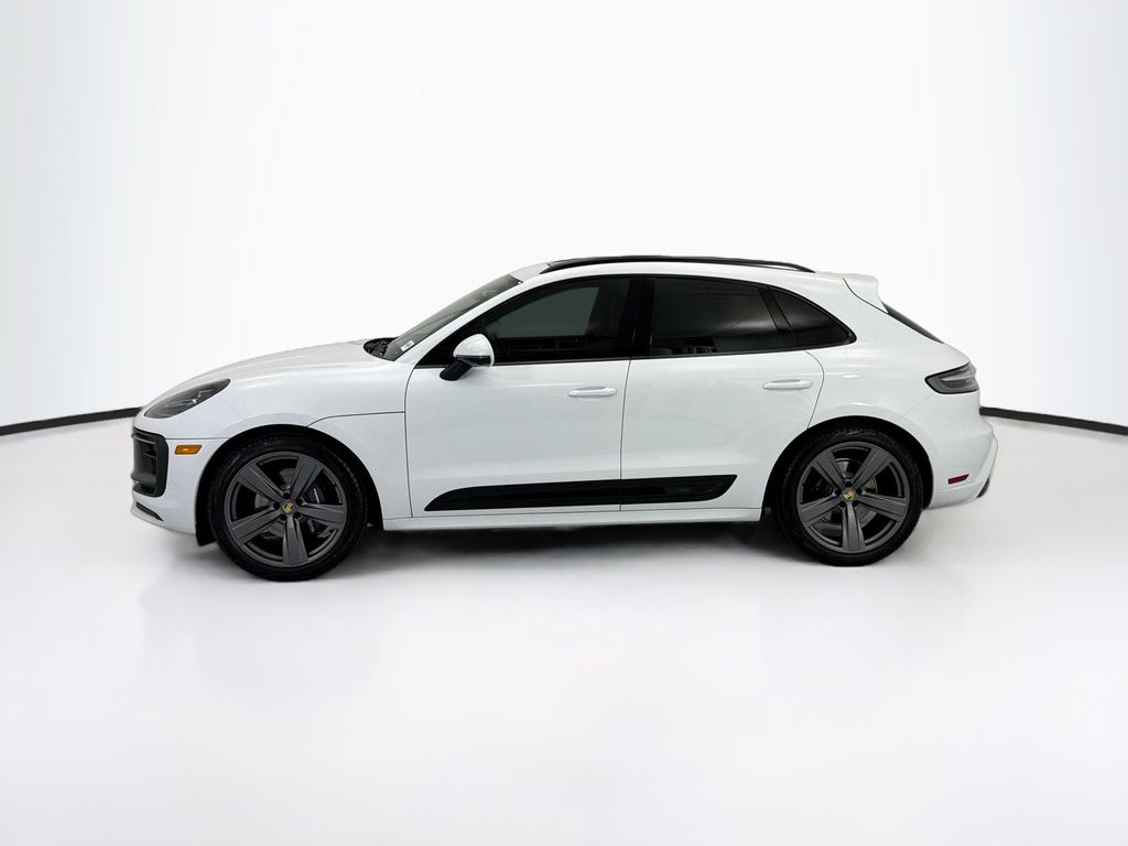 Thumbnail: 2026 Porsche Macan - 2