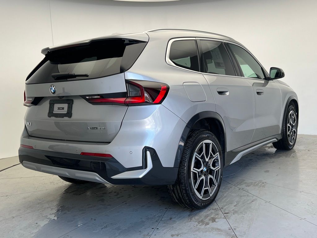 Thumbnail: 2025 BMW X1 - 3