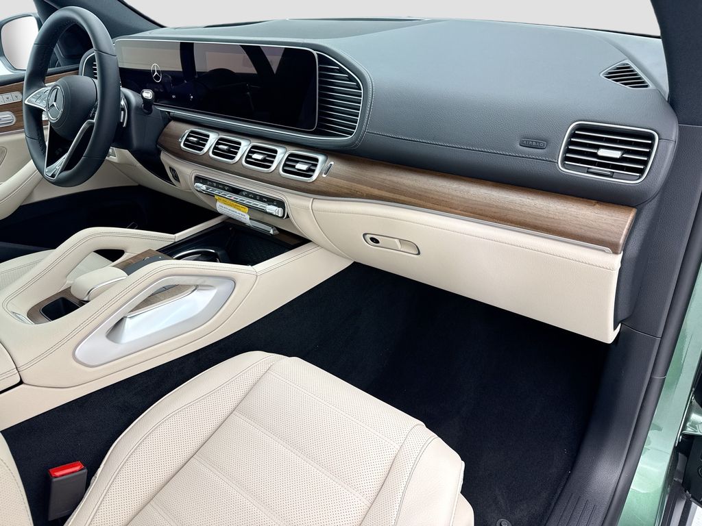 Thumbnail: 2026 Mercedes-Benz GLE - 16