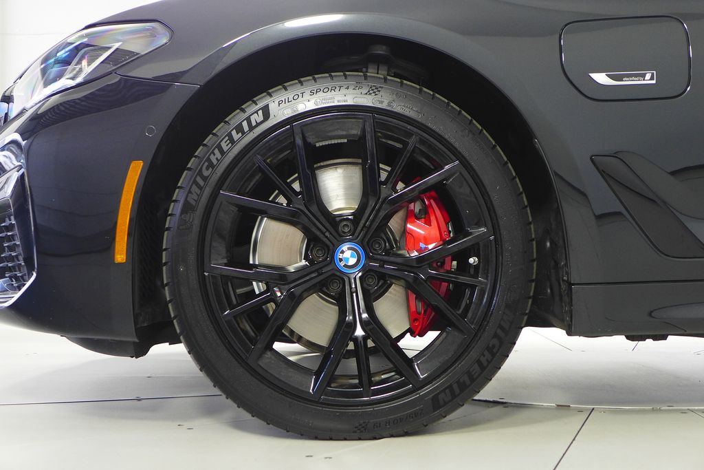 Thumbnail: 2023 BMW 5 Series - 5