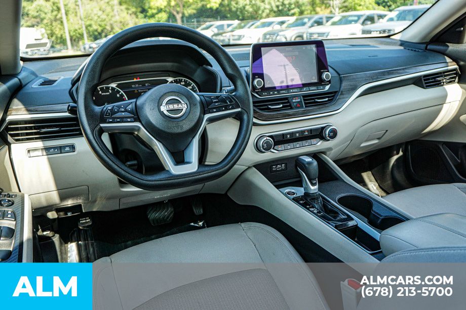 Used 2025 Black Nissan 2.5 SV image 26