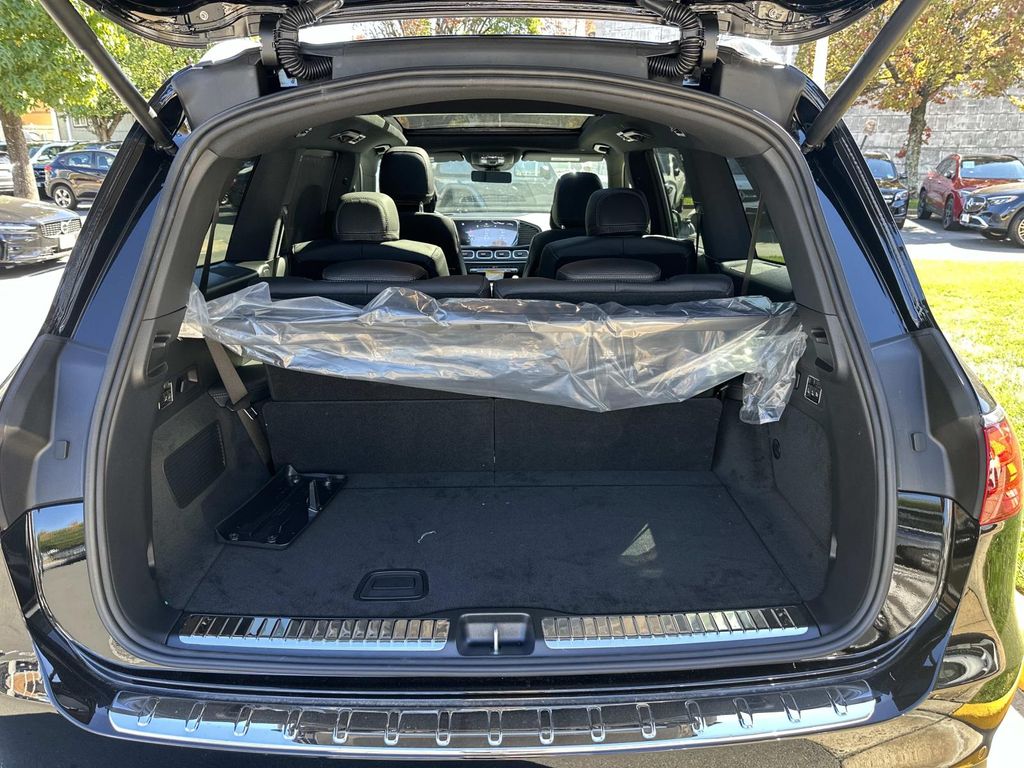 Thumbnail: 2026 Mercedes-Benz GLS - 23