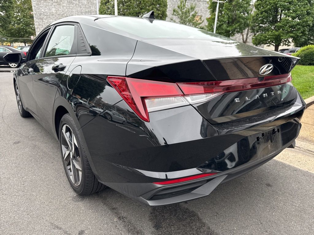 Thumbnail: 2023 Hyundai Elantra - 6