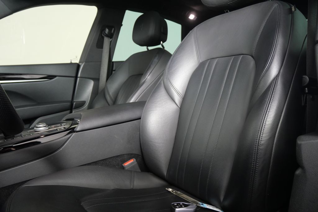 2021 Maserati Levante Base 10