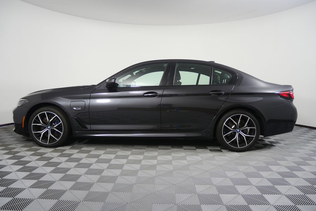 Thumbnail: 2023 BMW 5 Series - 6