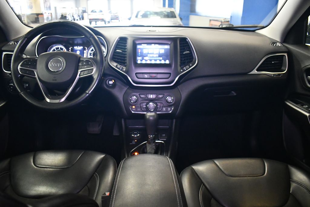Thumbnail: 2020 Jeep Cherokee - 16