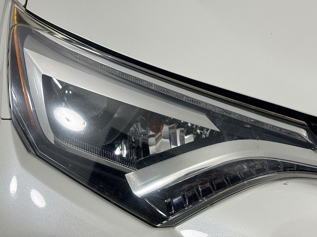 Used Car 2018 Toyota Rav4  For Sale Under $25,000 In Austin, Texas