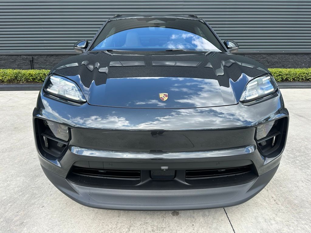 Thumbnail: 2026 Porsche Macan - 8