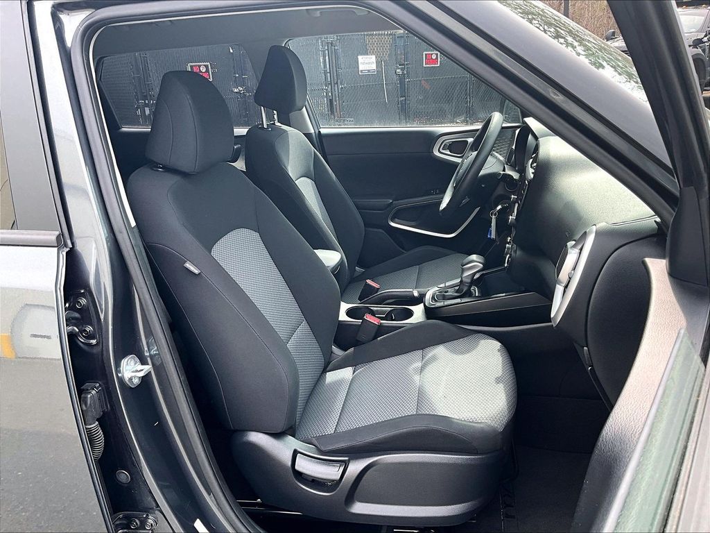 2023 Kia Soul — photo 7