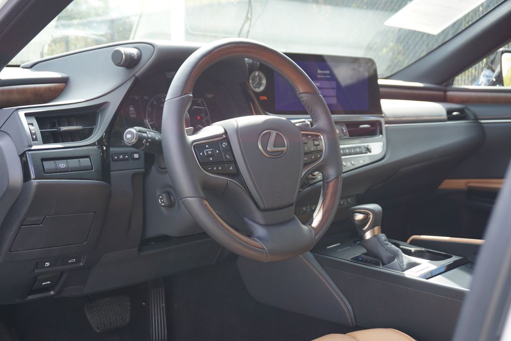 Thumbnail: 2024 Lexus ES - 10
