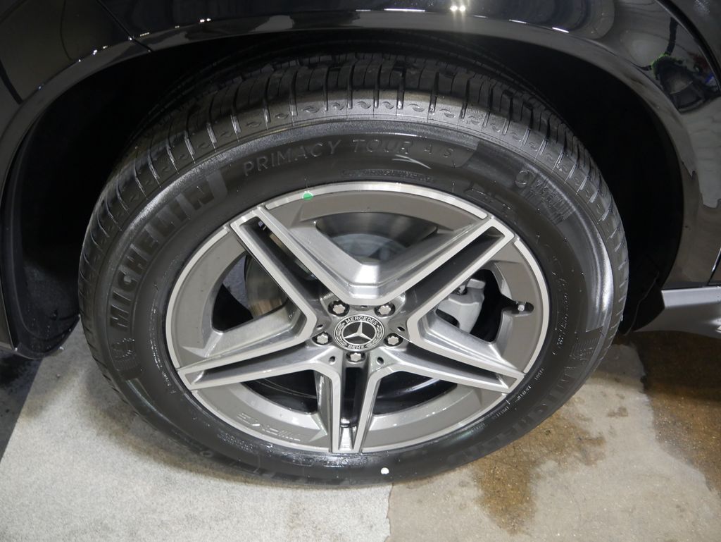 Thumbnail: 2026 Mercedes-Benz GLE - 14