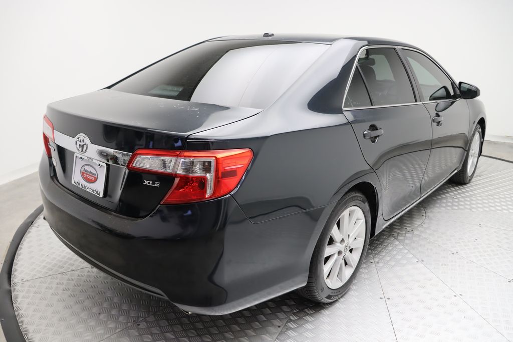 2014 Toyota Camry XLE 8