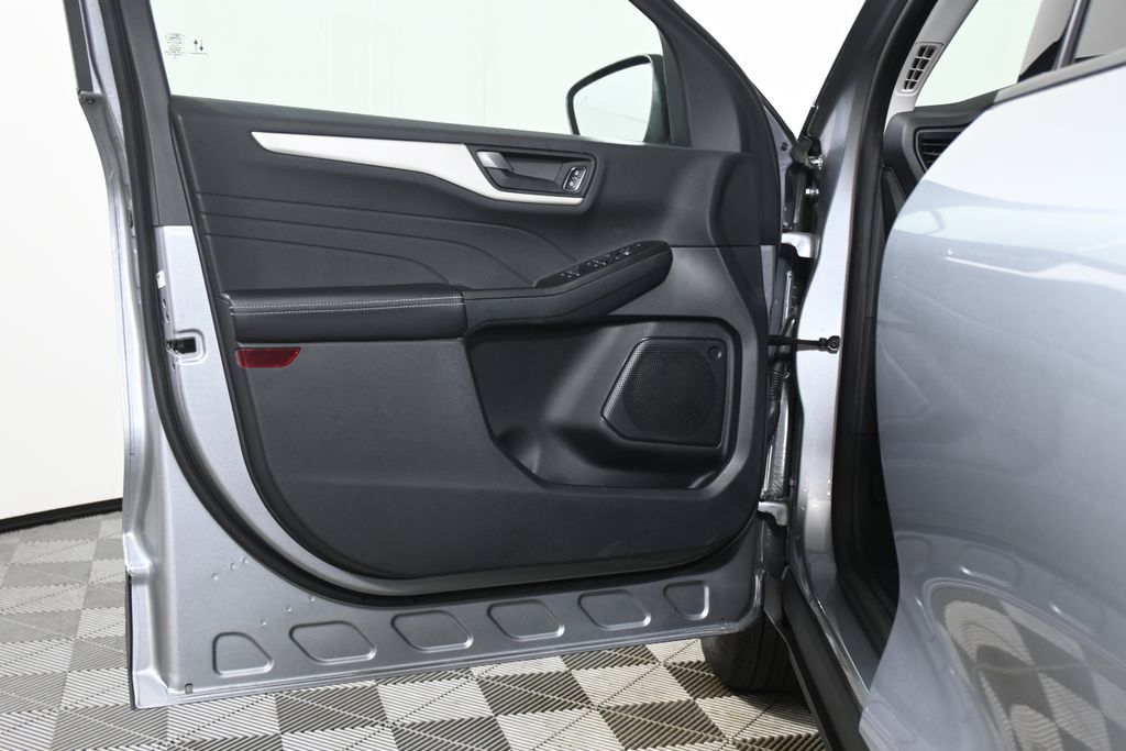Thumbnail: 2022 Ford Escape - 29