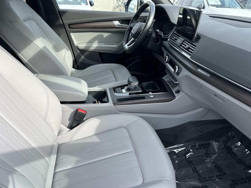 Thumbnail: 2023 Audi Q5 - 21