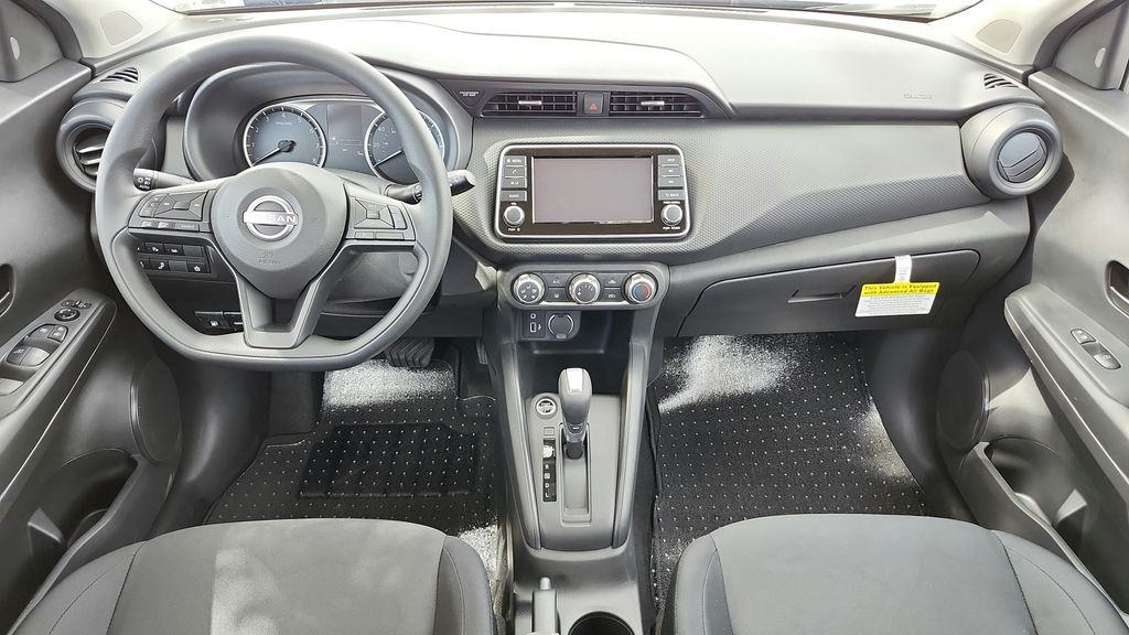 2025 Nissan Kicks Play