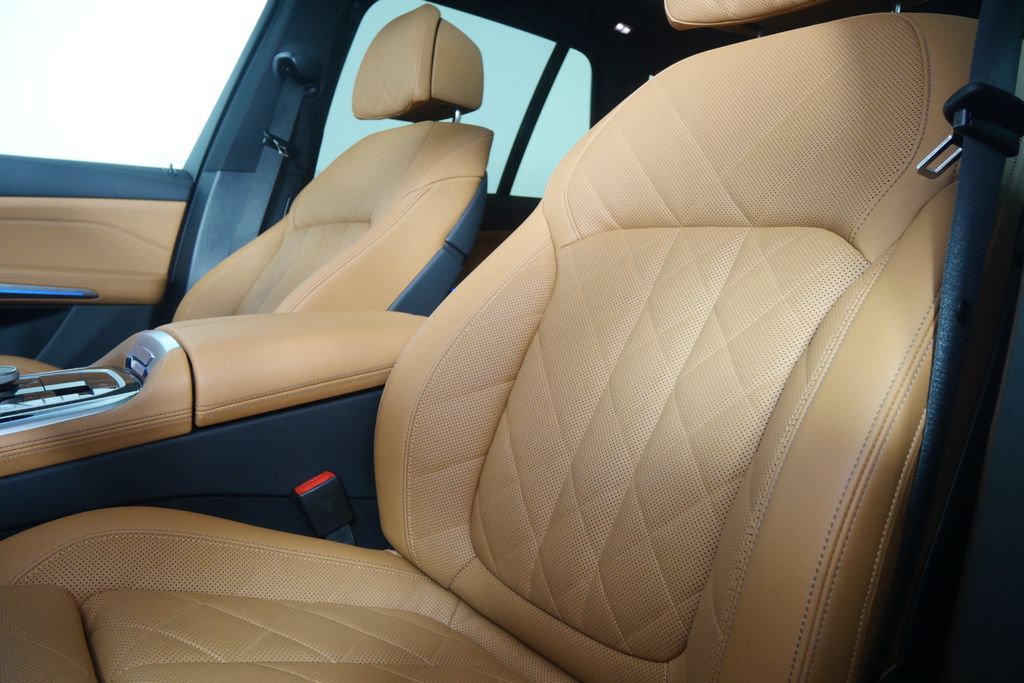 Thumbnail: 2026 BMW X5 - 11