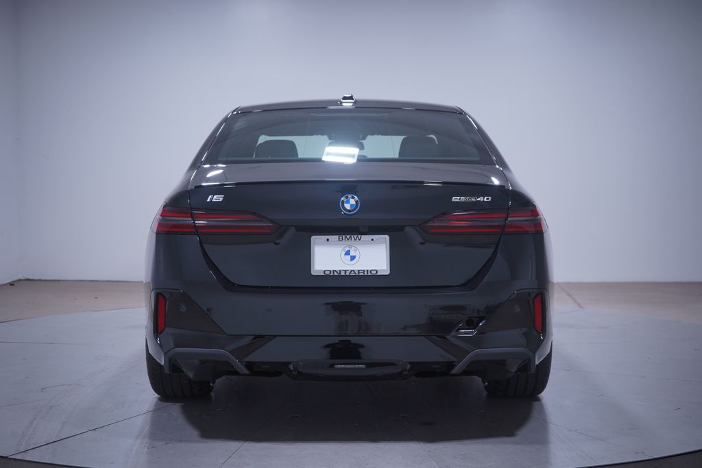 2025 BMW i5 eDrive40 5