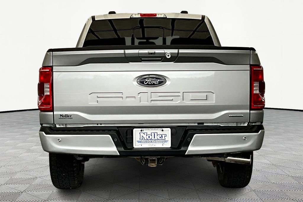 View vehicle photo 4