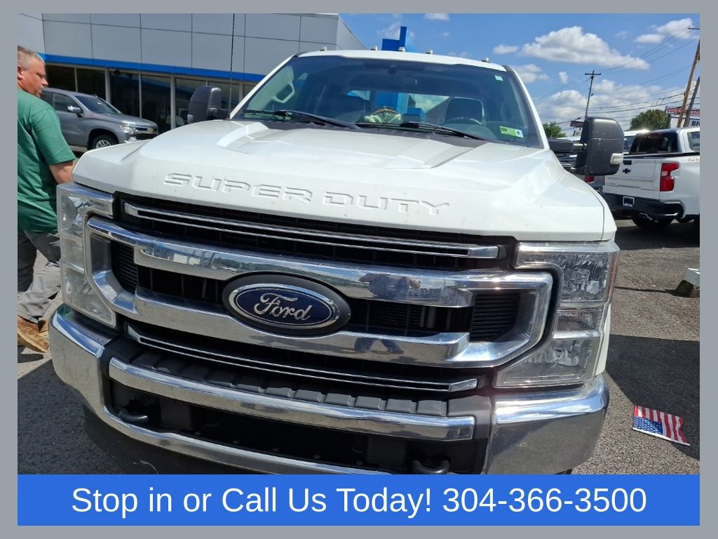 Oxford White 2022 Ford F-250 Super Duty Pickup Truck Four-Wheel Drive 6-Speed Automatic