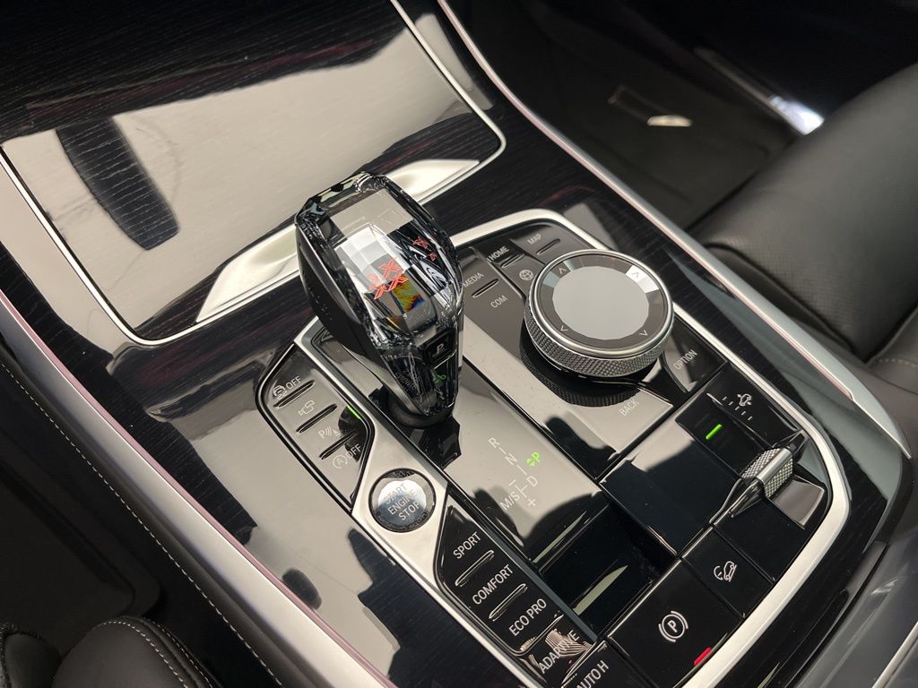 Thumbnail: 2022 BMW X7 - 21
