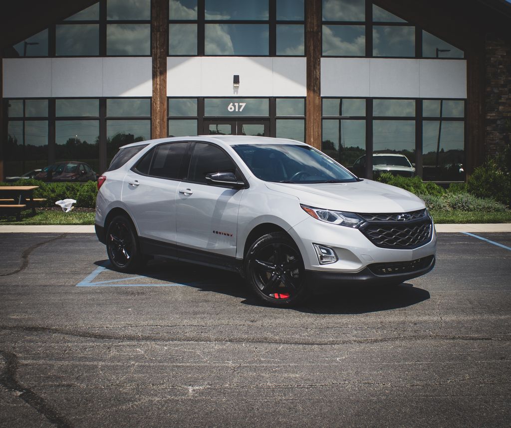 Silver Ice Metallic 2019 Chevrolet Equinox SUV / Crossover Front-Wheel Drive 9-Speed Automatic Overdrive